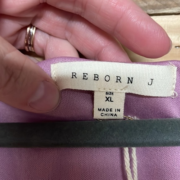 Reborn J size XL Mauve Blouse with Swedish Dot Textured and Princess Sleeves - Picture 3 of 7